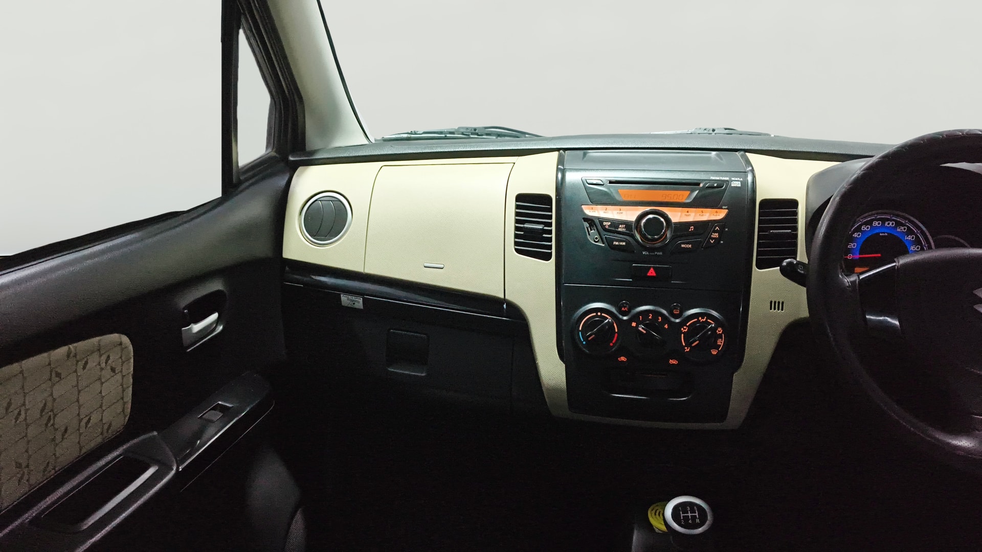 View 2017 Maruti Suzuki 1000 Base Variant Image 17 Used 2017 Maruti Suzuki 1000 Base Variant Image 17