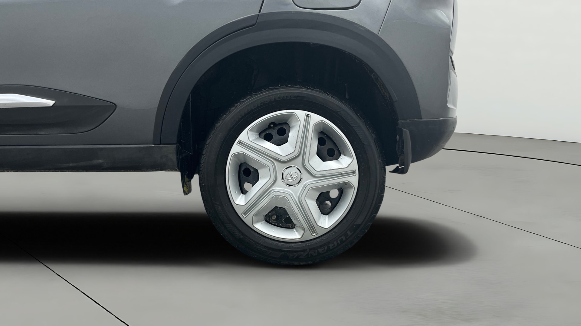 View 2024 Tata Nexon Revotron XE Image 11 Used 2024 Tata Nexon Revotron XE Image 11