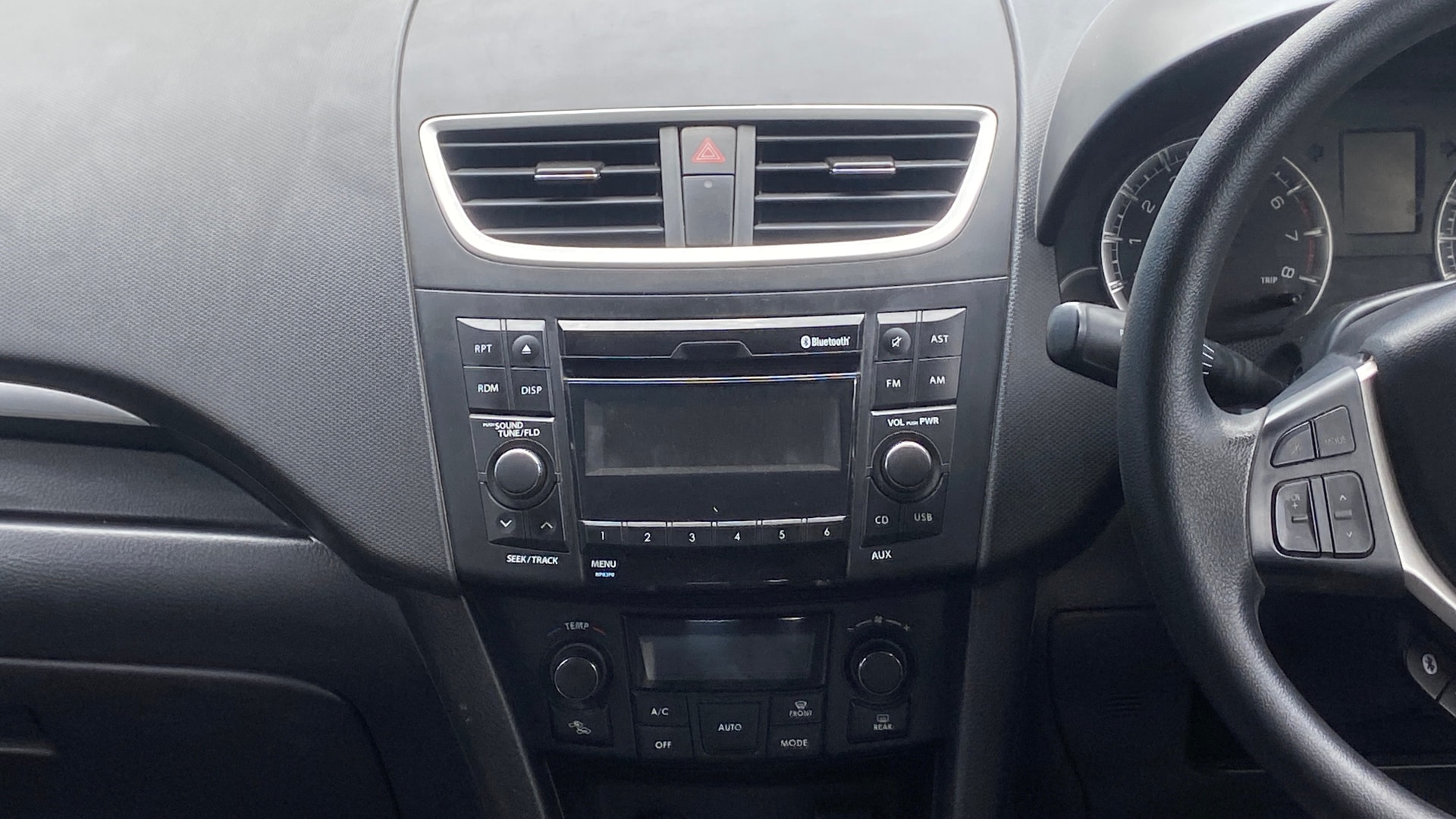 View 2015 Maruti Suzuki 1000 Base Variant Image 17 Used 2015 Maruti Suzuki 1000 Base Variant Image 17