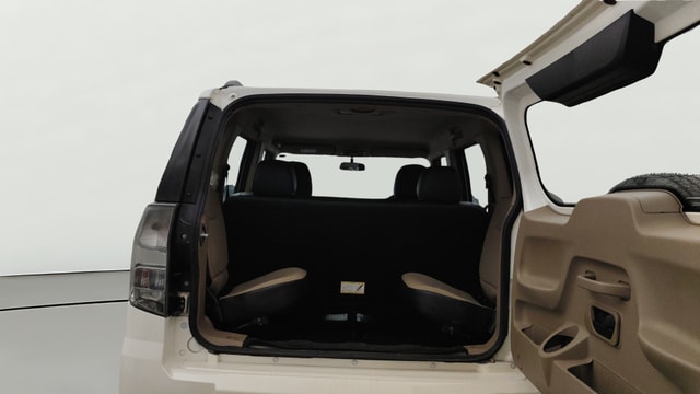 View Mahindra TUV300 Image 37 Used Mahindra TUV300 Image 37