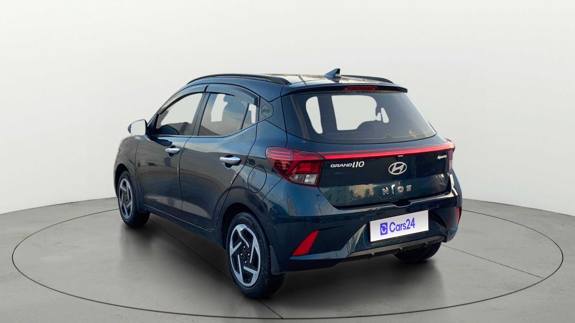 View 2023 Hyundai Grand i10 Nios Sportz Petrol AMT Image 2 Used 2023 Hyundai Grand i10 Nios Sportz Petrol AMT Image 2