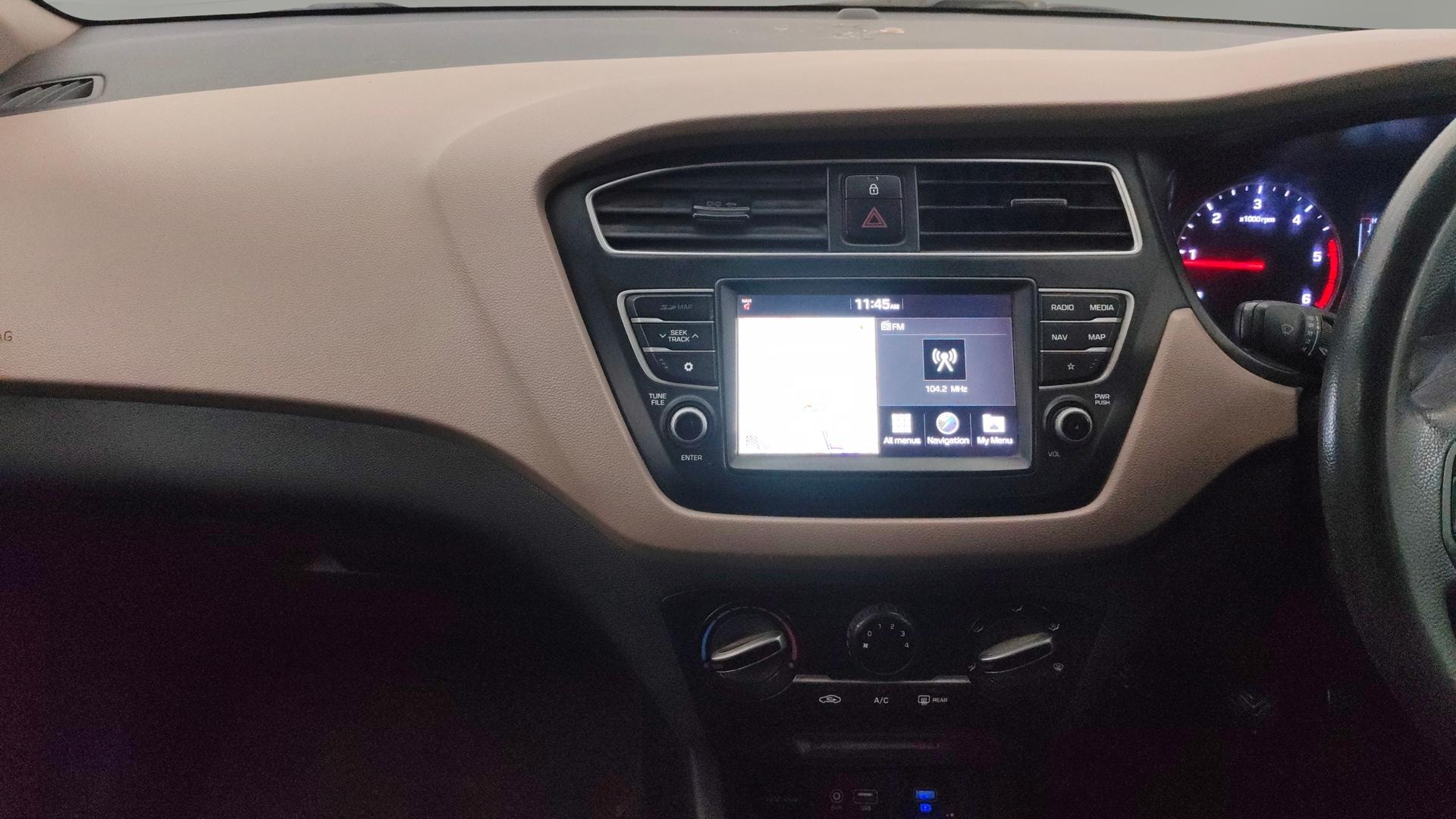 View 2019 Hyundai Elite i20 1.4 Sportz Plus Diesel BS IV Image 17 Used 2019 Hyundai Elite i20 1.4 Sportz Plus Diesel BS IV Image 17
