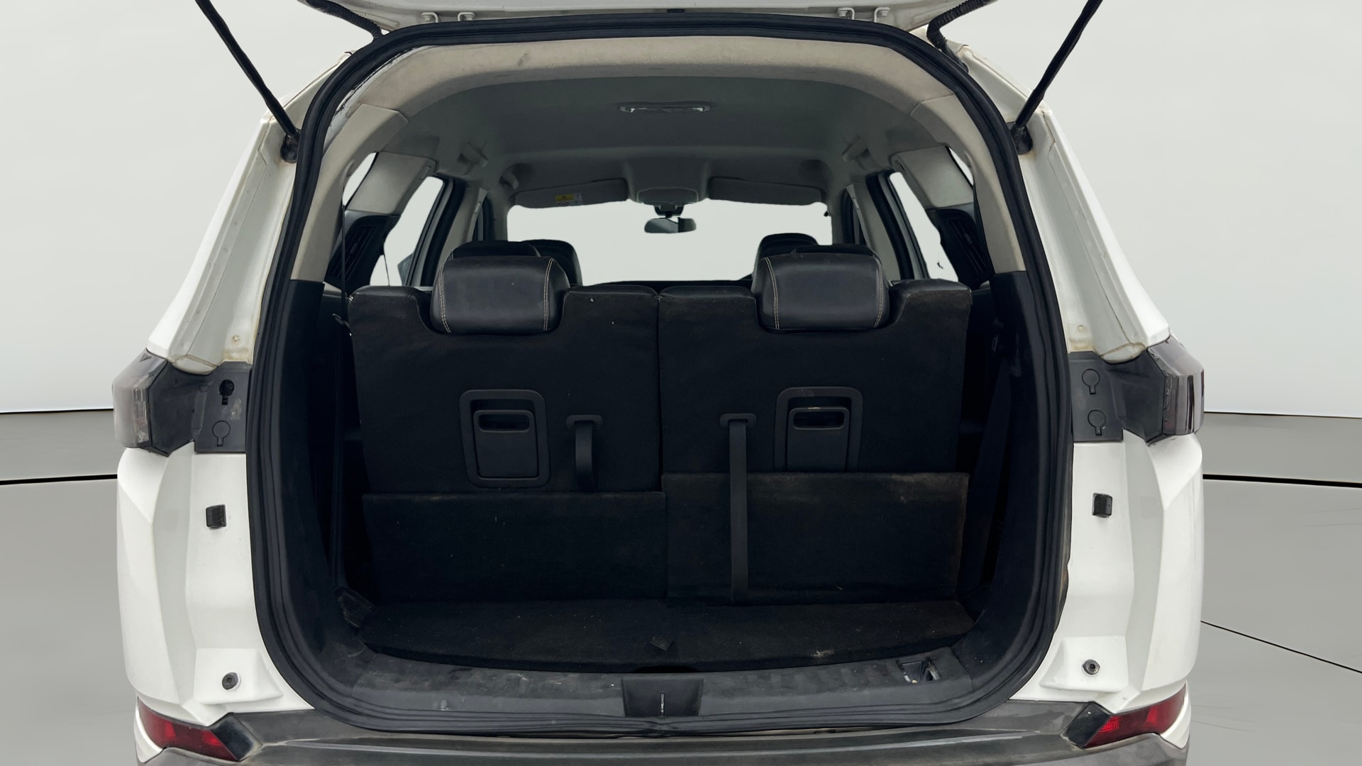 View 2021 Tata Safari XMA Image 38 Used 2021 Tata Safari XMA Image 38