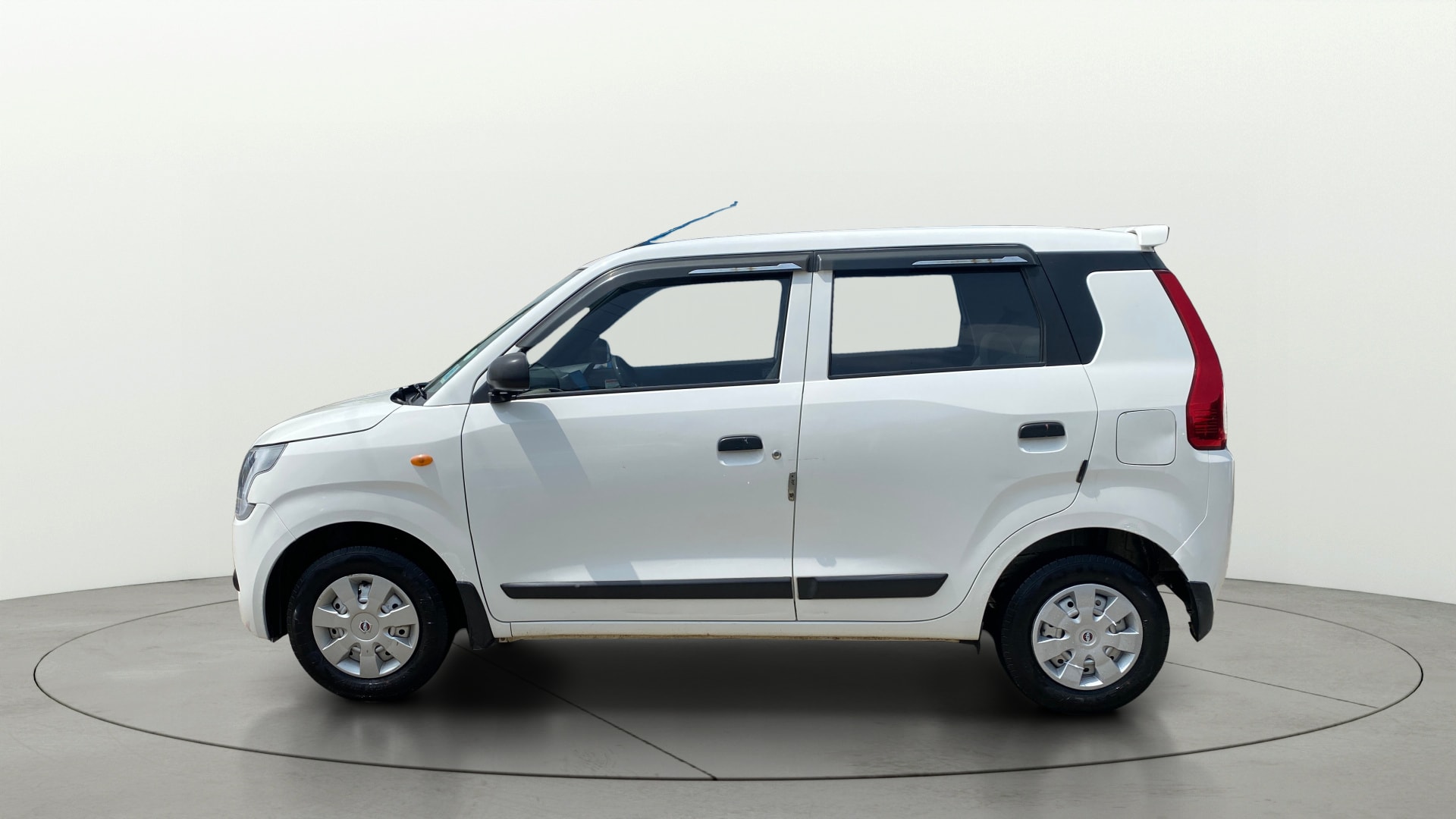 View 2021 Maruti Suzuki 1000 Base Variant Image 5 Used 2021 Maruti Suzuki 1000 Base Variant Image 5