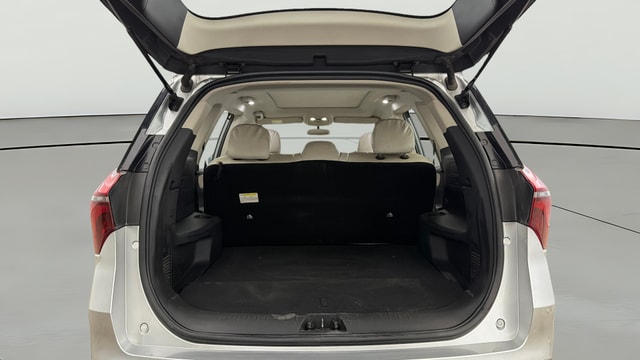 View Mahindra XUV700 Image 38 Used Mahindra XUV700 Image 38