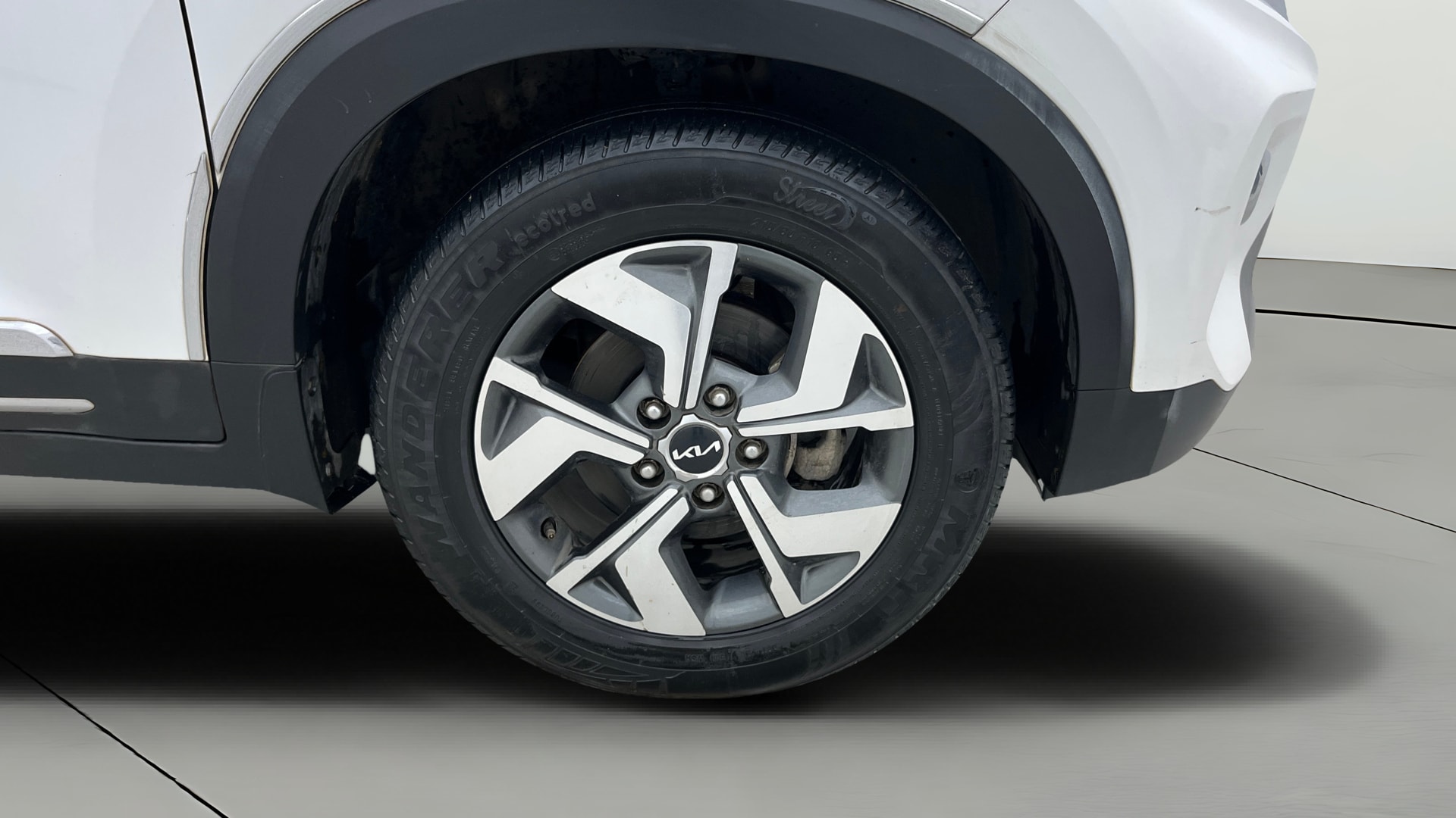 View 2022 Kia Sonet HTX Diesel Image 44 Used 2022 Kia Sonet HTX Diesel Image 44