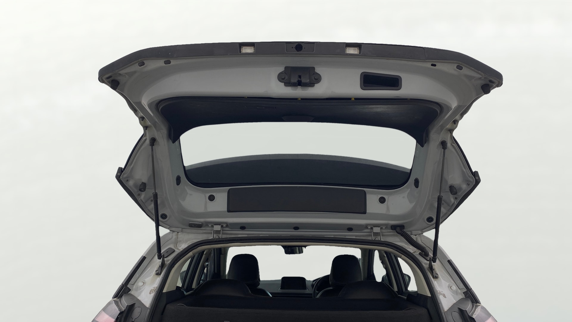 View 2023 Tata Nexon Revotron XE Image 16 Used 2023 Tata Nexon Revotron XE Image 16