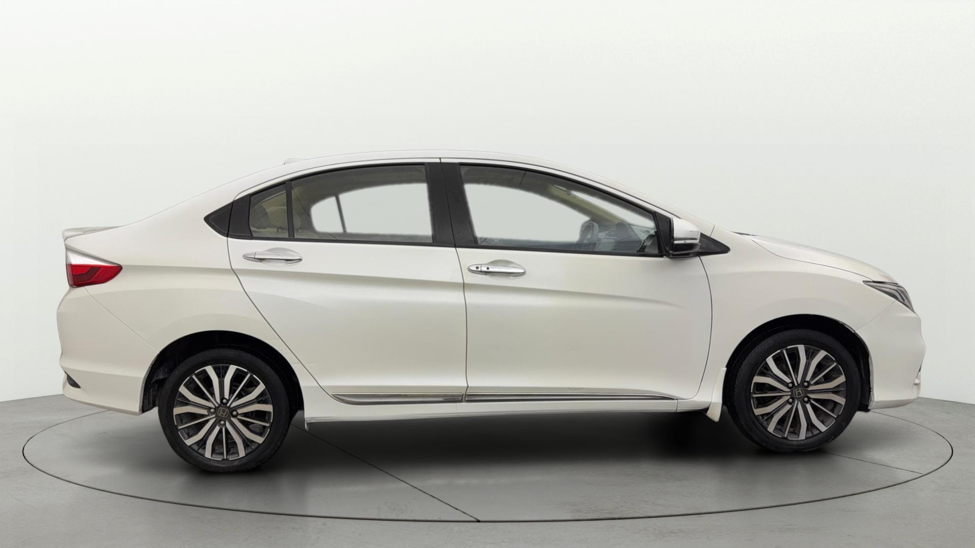 View 2018 Honda City ZX CVT Image 9 Used 2018 Honda City ZX CVT Image 9