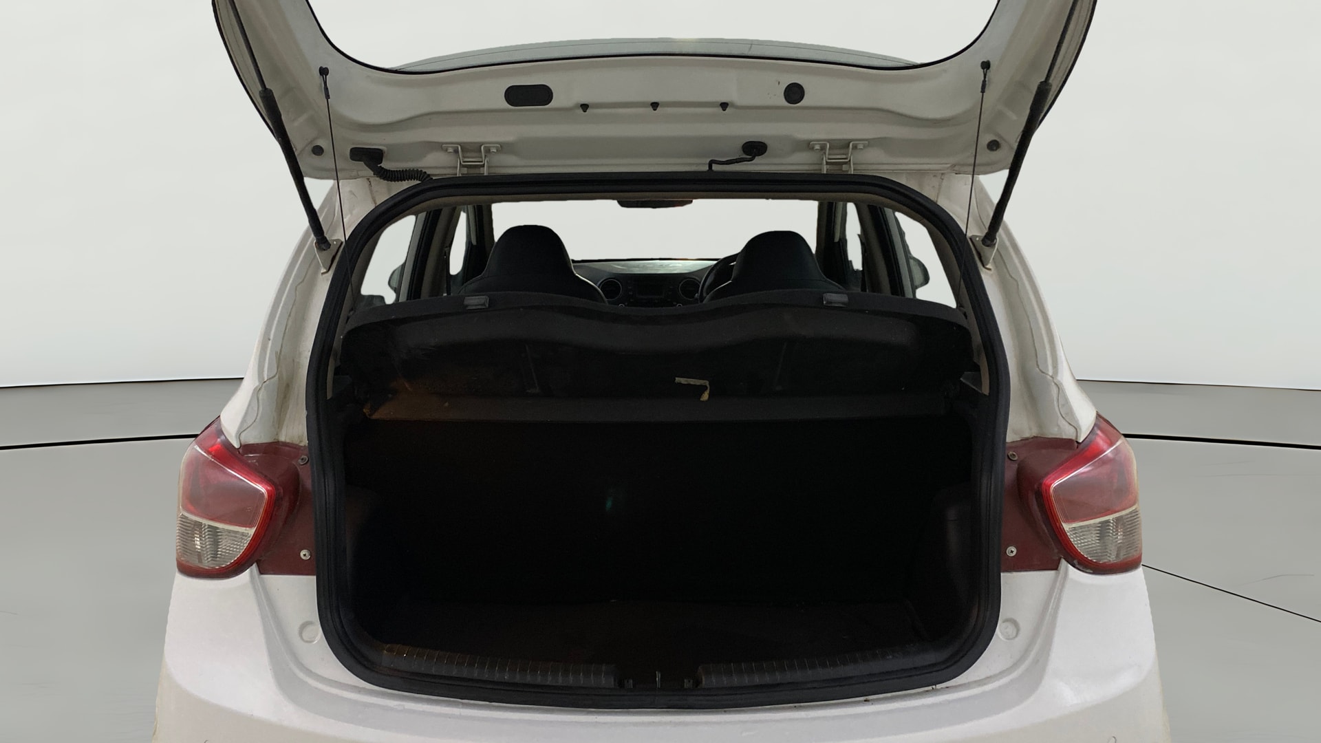 View 2016 Hyundai Grand i10 Asta AT 1.2 Kappa VTVT Image 37 Used 2016 Hyundai Grand i10 Asta AT 1.2 Kappa VTVT Image 37