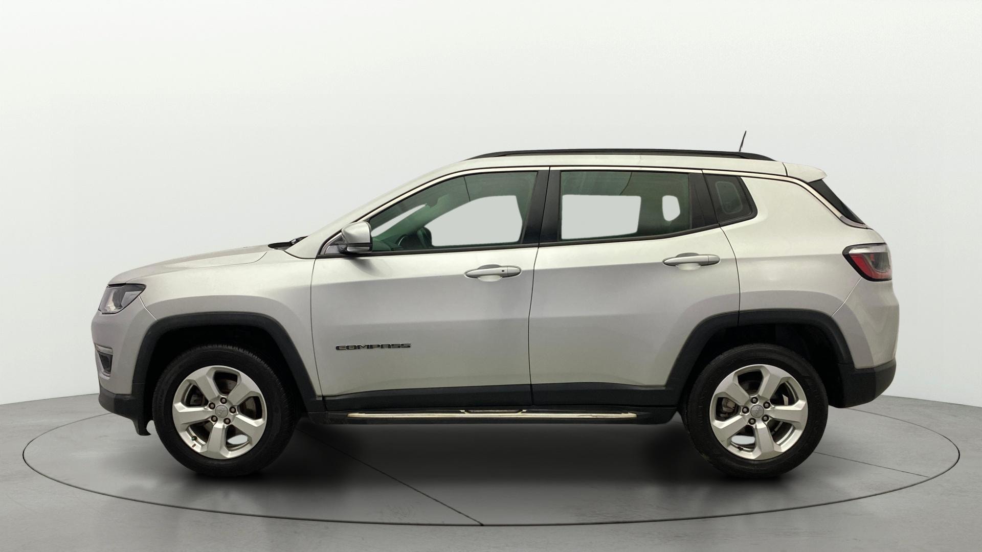 View 2017 Jeep Compass Limited 1.4 Multi AIR Petrol DDCT AT BS IV Image 5 Used 2017 Jeep Compass Limited 1.4 Multi AIR Petrol DDCT AT BS IV Image 5