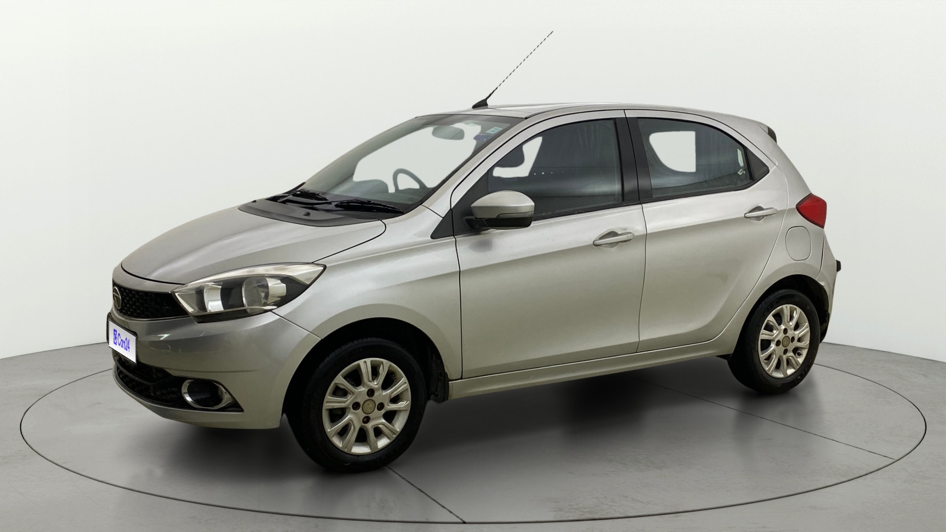 View 2018 Tata Tiago Revotorq XB Image 34 Used 2018 Tata Tiago Revotorq XB Image 34