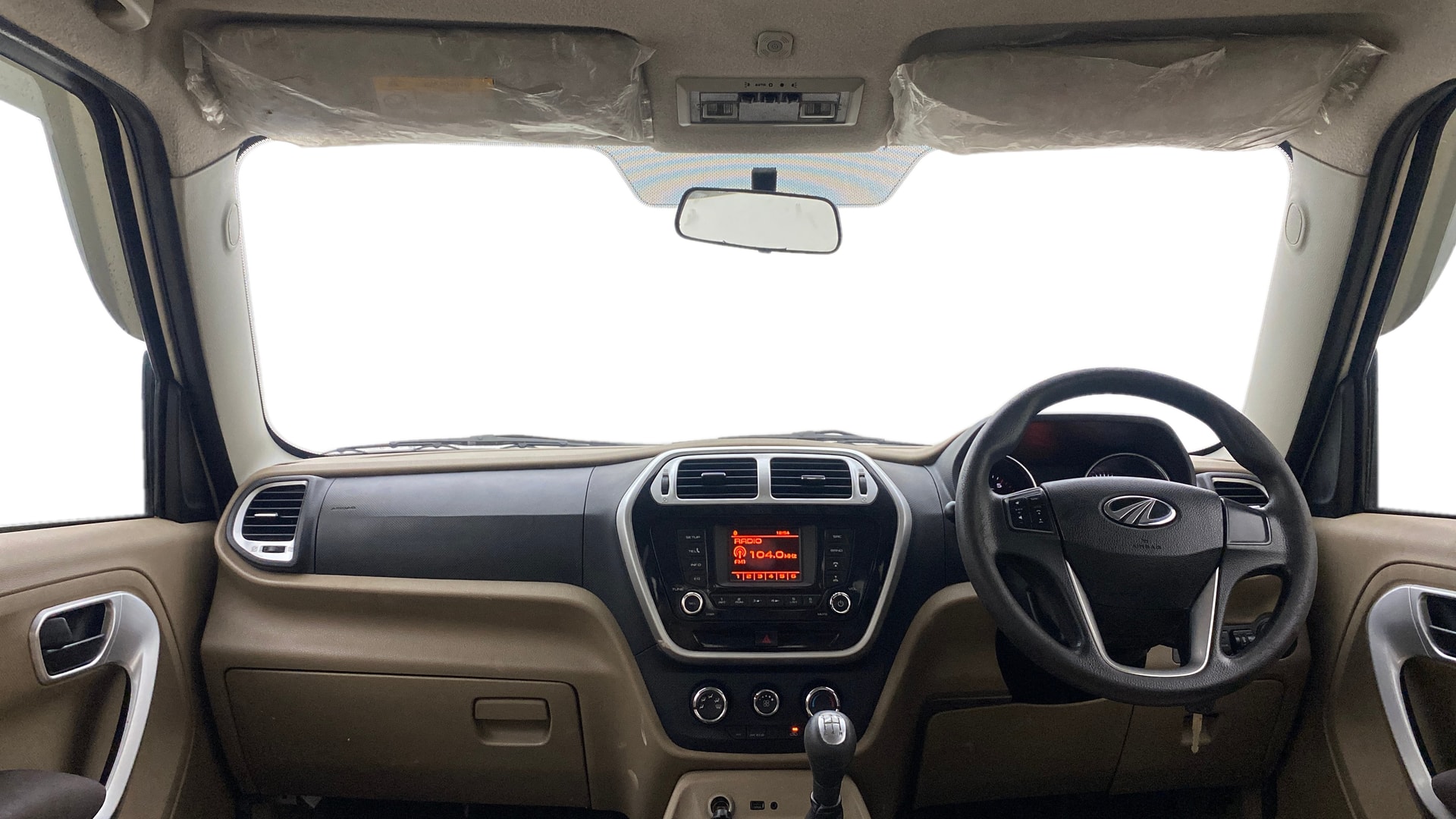 View 2017 Mahindra TUV300 T8 Image 16 Used 2017 Mahindra TUV300 T8 Image 16