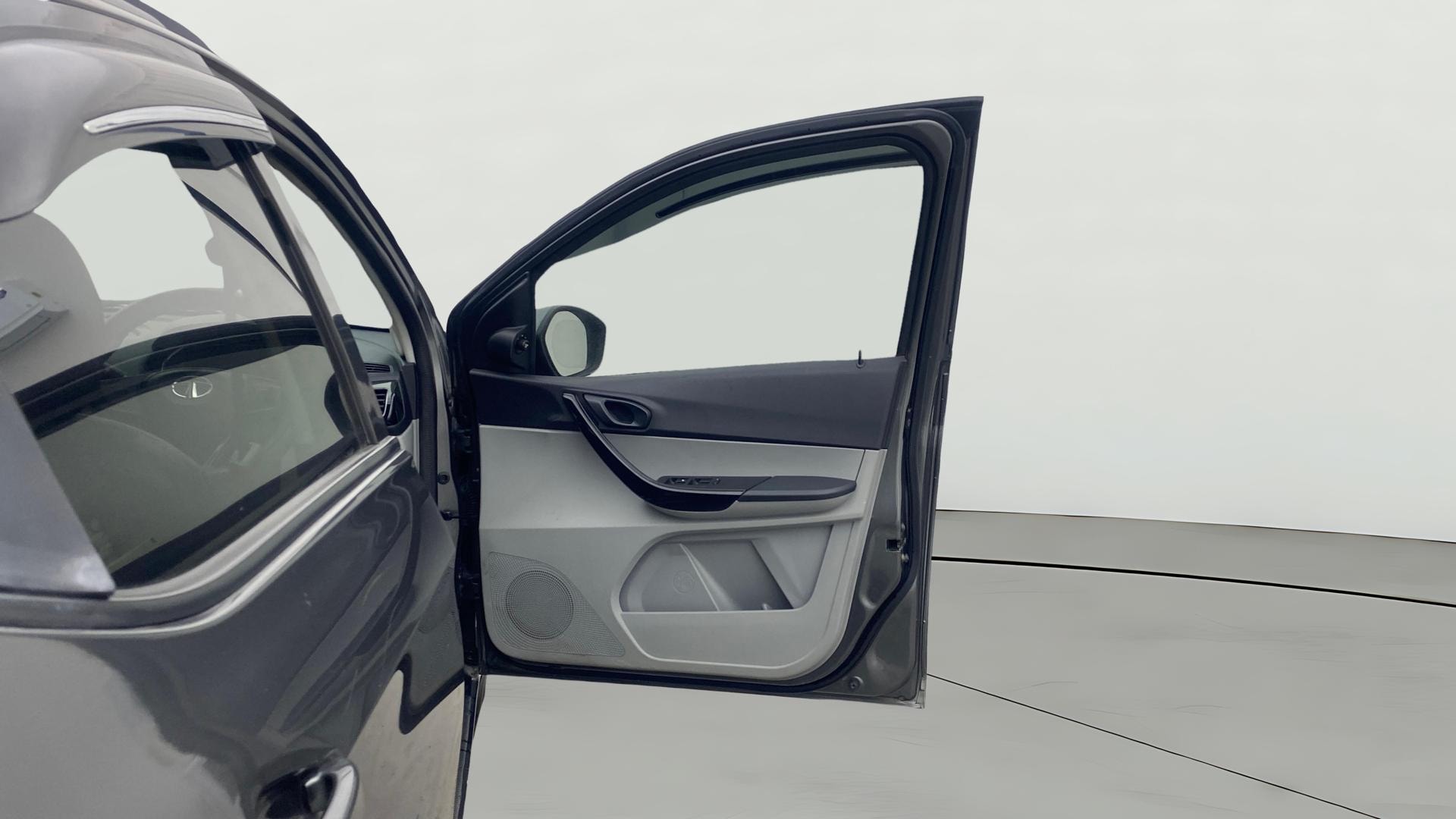View 2020 Tata Tiago Revotorq XB Image 44 Used 2020 Tata Tiago Revotorq XB Image 44