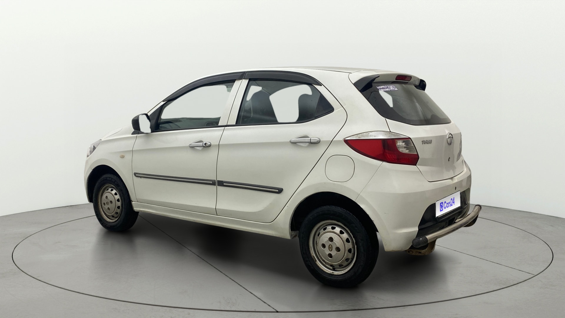 View 2019 Tata Tiago Revotorq XB Image 2 Used 2019 Tata Tiago Revotorq XB Image 2