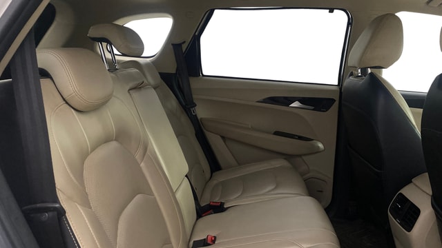 View MG Hector Image 30 Used MG Hector Image 30