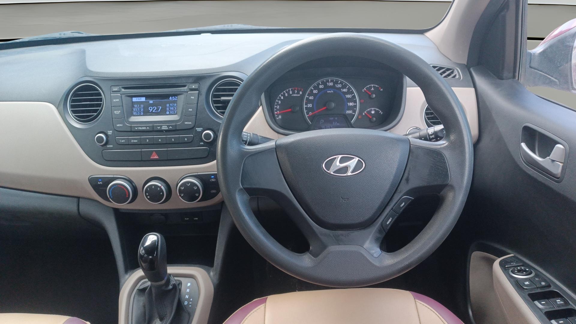 View 2014 Hyundai Grand i10 1.2 Sportz AT Petrol Image 20 Used 2014 Hyundai Grand i10 1.2 Sportz AT Petrol Image 20