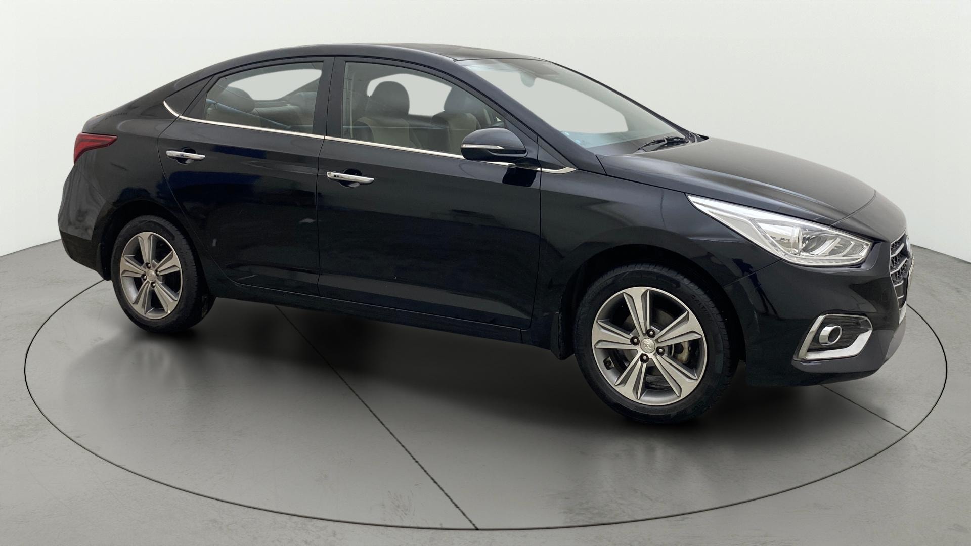 View 2017 Hyundai Verna 1.6 VTVT SX (O) Image 22 Used 2017 Hyundai Verna 1.6 VTVT SX (O) Image 22