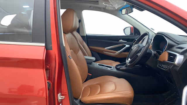 View MG Hector Plus Image 19 Used MG Hector Plus Image 19