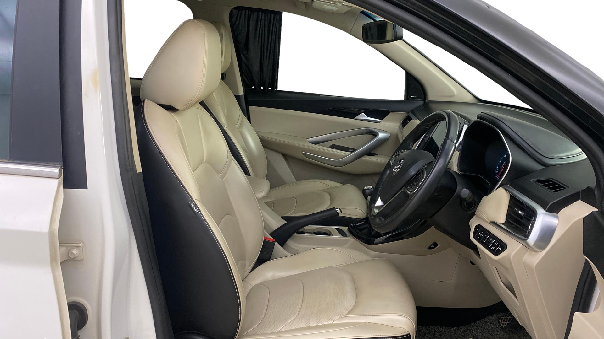 View 2023 MG Hector Sharp Diesel Dual Tone Image 18 Used 2023 MG Hector Sharp Diesel Dual Tone Image 18