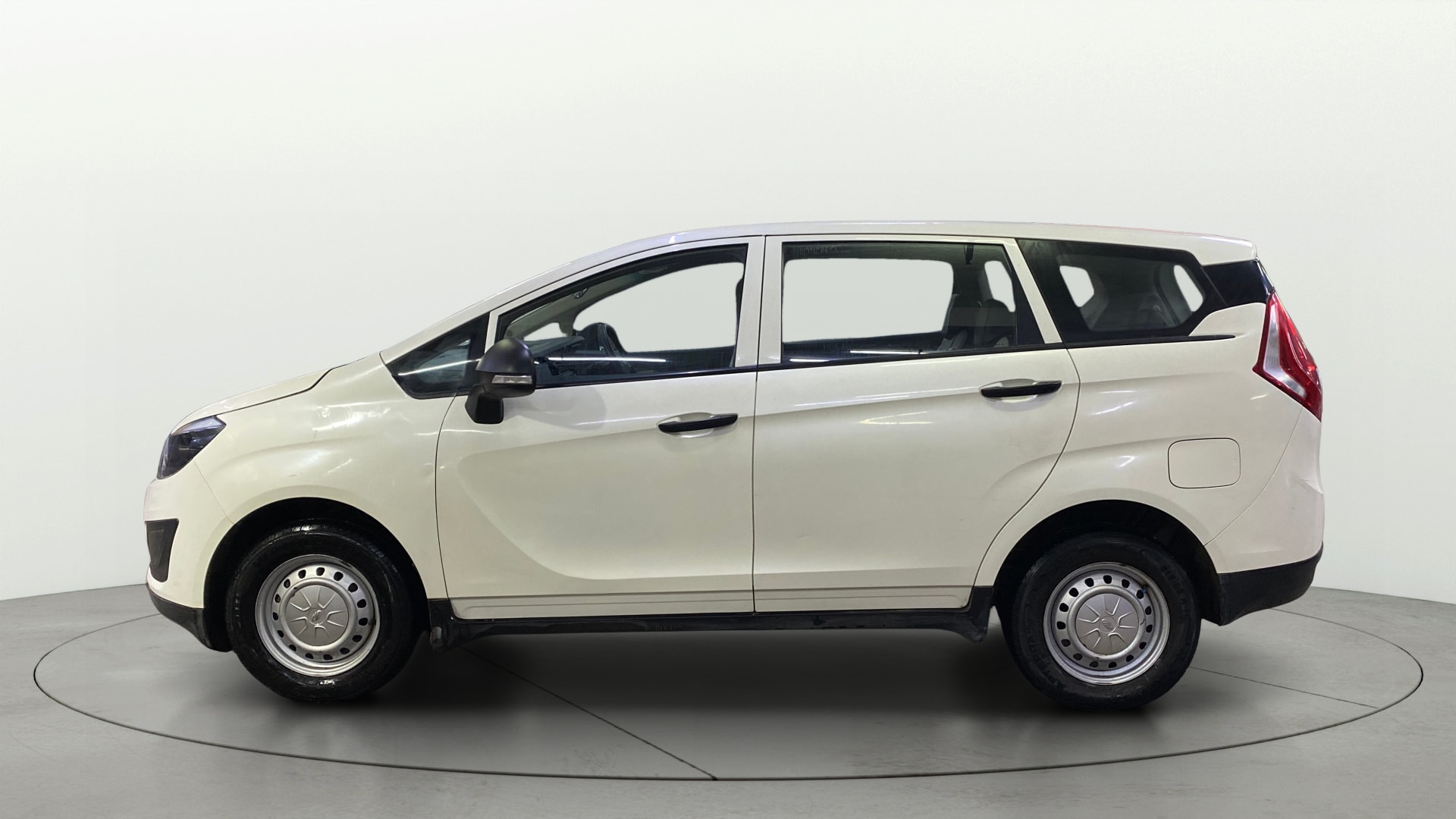 View 2021 Mahindra Marazzo M4 Plus 7-Seater Image 5 Used 2021 Mahindra Marazzo M4 Plus 7-Seater Image 5