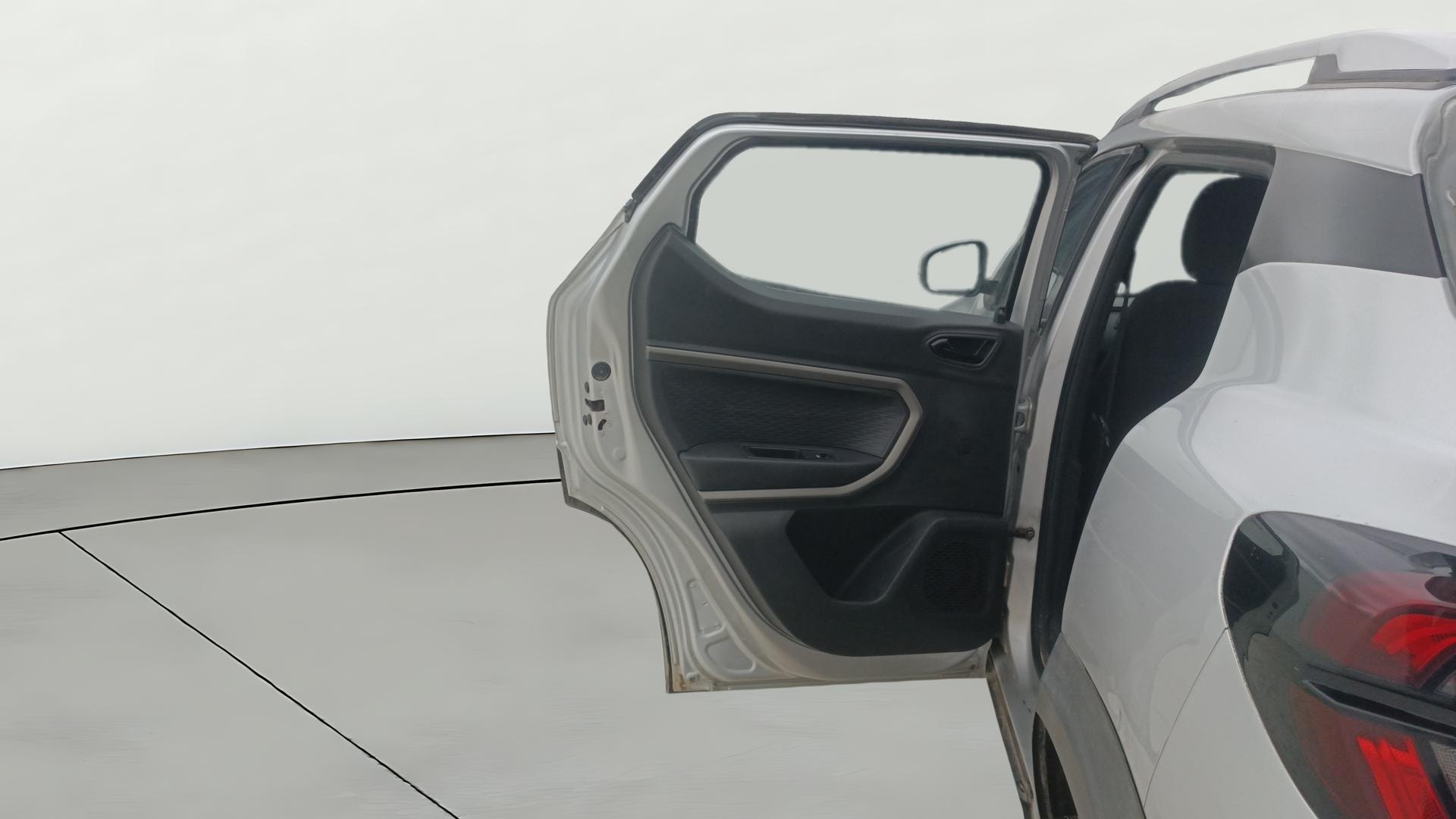 View 2022 Renault Kiger RXT Turbo CVT Image 15 Used 2022 Renault Kiger RXT Turbo CVT Image 15