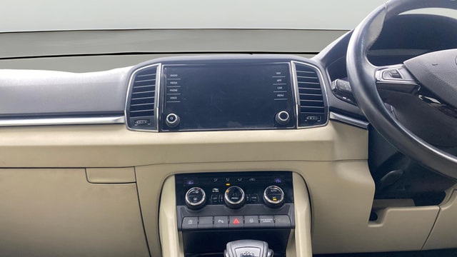 View Skoda Karoq Image 17 Used Skoda Karoq Image 17