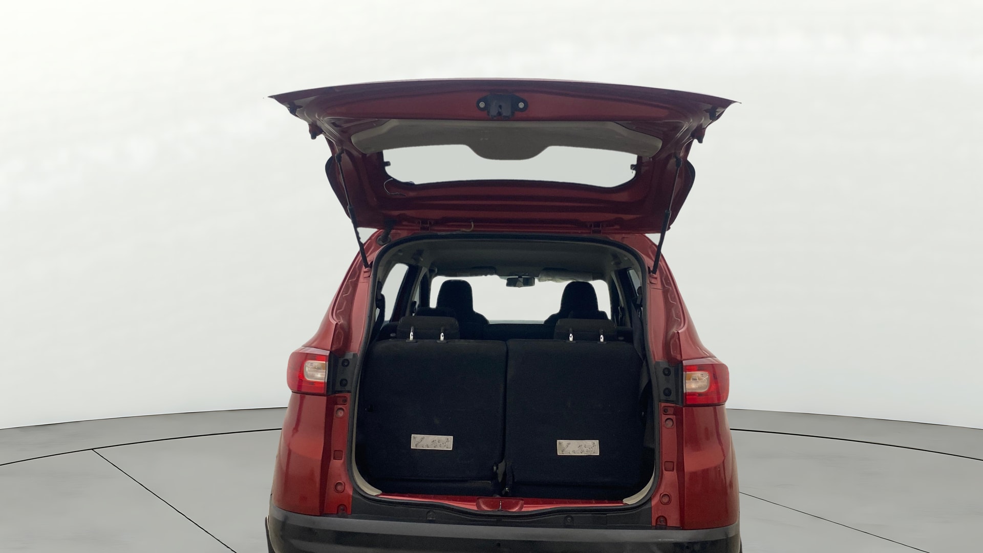 View 2020 Renault Triber RXZ Image 17 Used 2020 Renault Triber RXZ Image 17