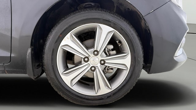 View Hyundai Verna Image 43 Used Hyundai Verna Image 43