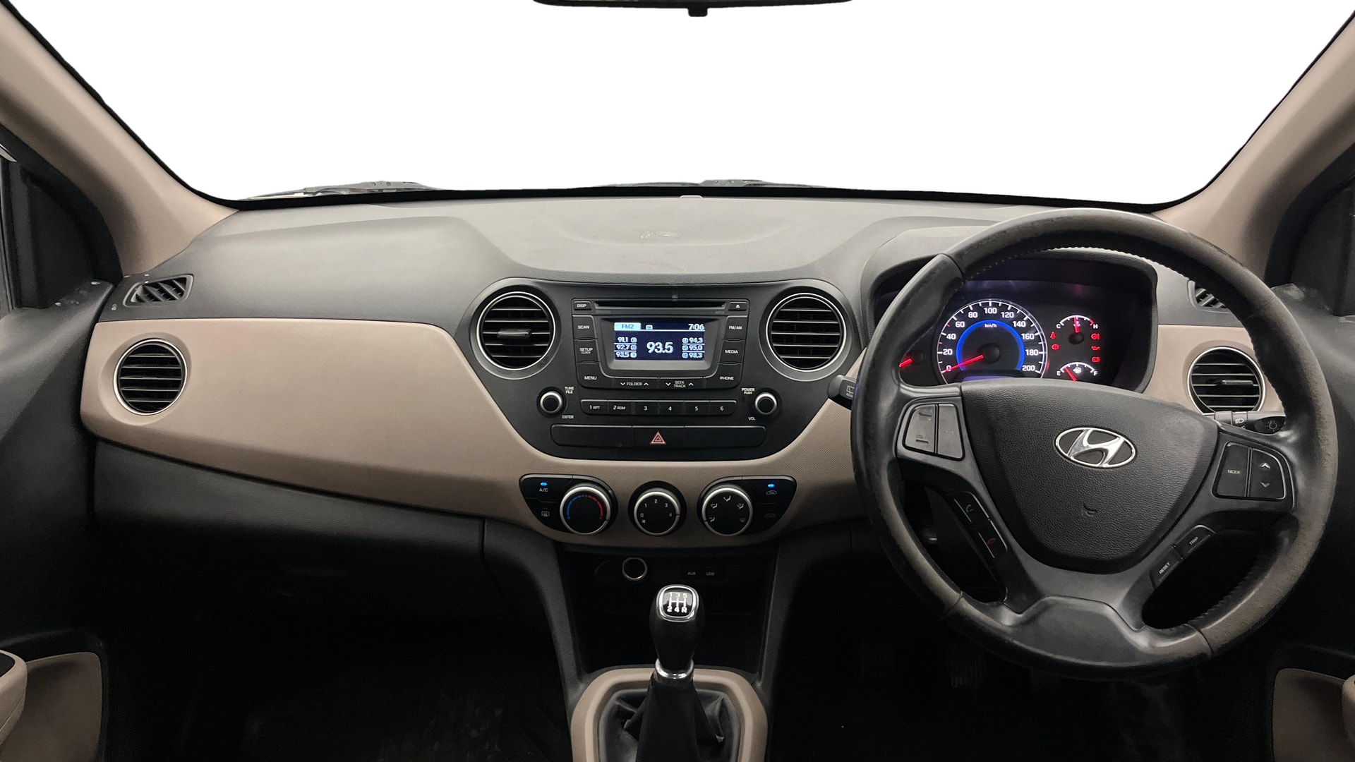 View 2015 Hyundai Grand i10 1.2 Asta Petrol Image 15 Used 2015 Hyundai Grand i10 1.2 Asta Petrol Image 15