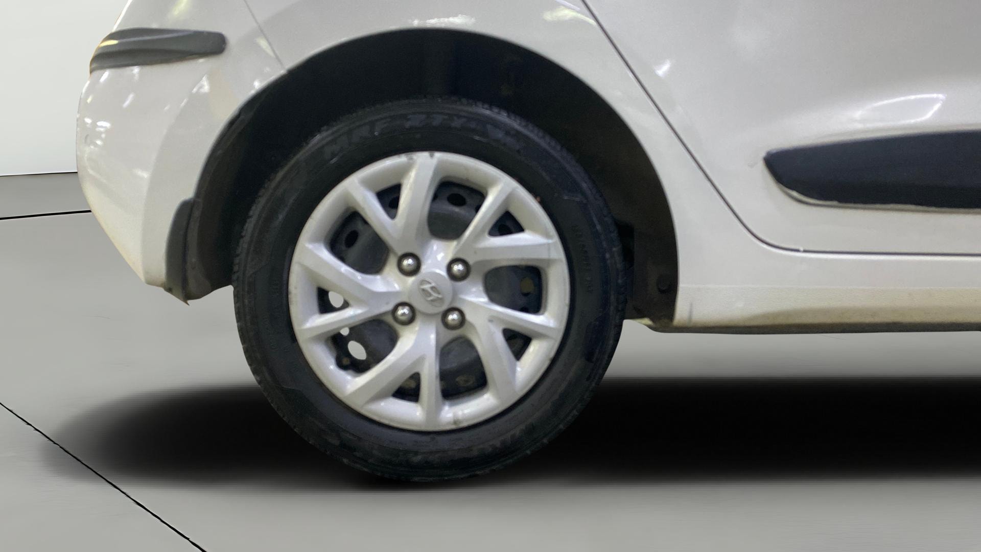View 2019 Hyundai Grand i10 Sportz 1.2 Kappa Image 32 Used 2019 Hyundai Grand i10 Sportz 1.2 Kappa Image 32