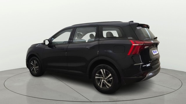 View Mahindra XUV700 Image 2 Used Mahindra XUV700 Image 2