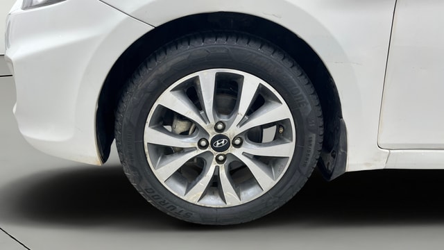 View Hyundai Fluidic Verna Image 33 Used Hyundai Fluidic Verna Image 33