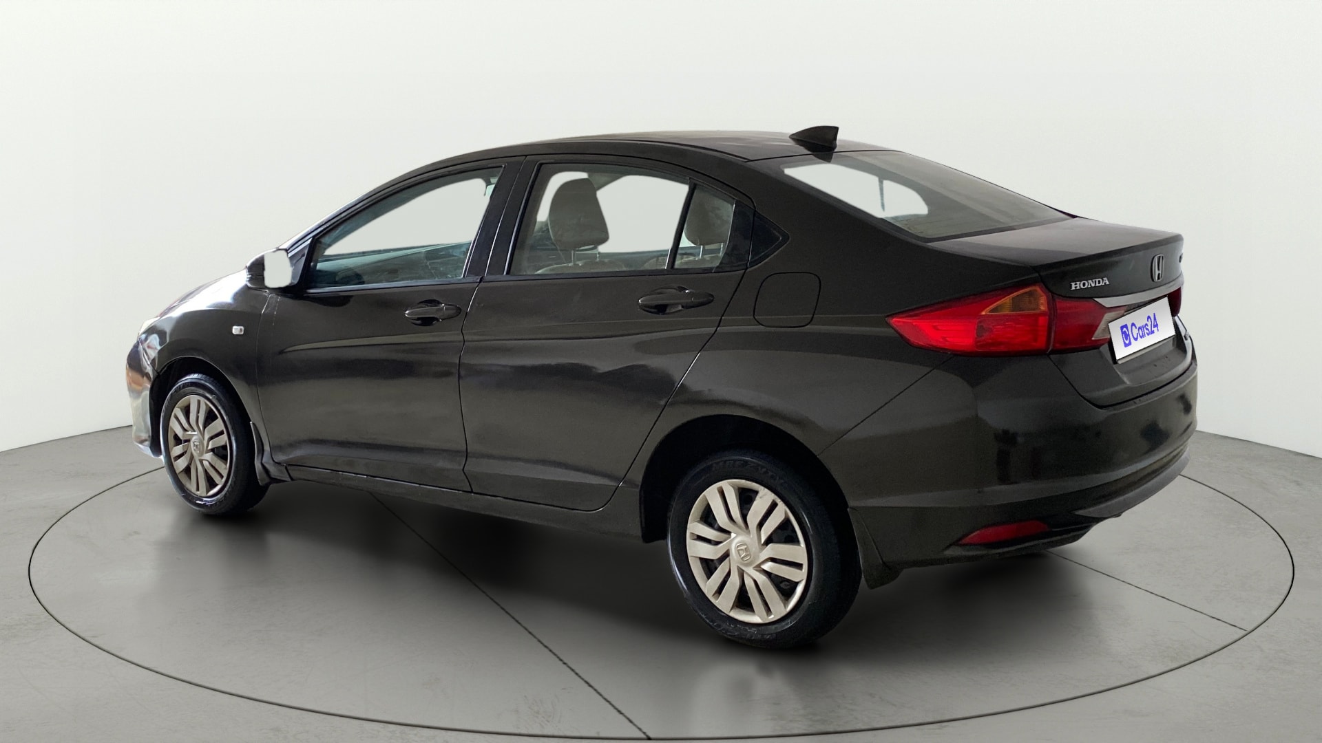 View 2016 Honda City ZX MT Diesel Anniversary Edition Image 2 Used 2016 Honda City ZX MT Diesel Anniversary Edition Image 2
