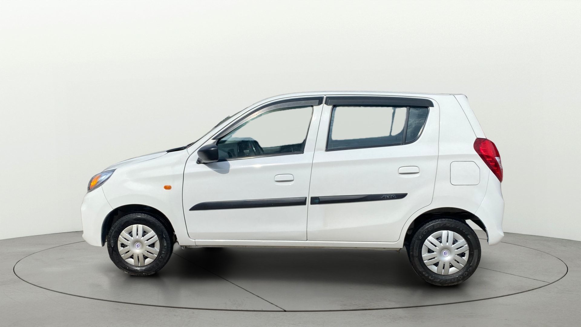 View 2020 Maruti Suzuki 1000 Base Variant Image 5 Used 2020 Maruti Suzuki 1000 Base Variant Image 5
