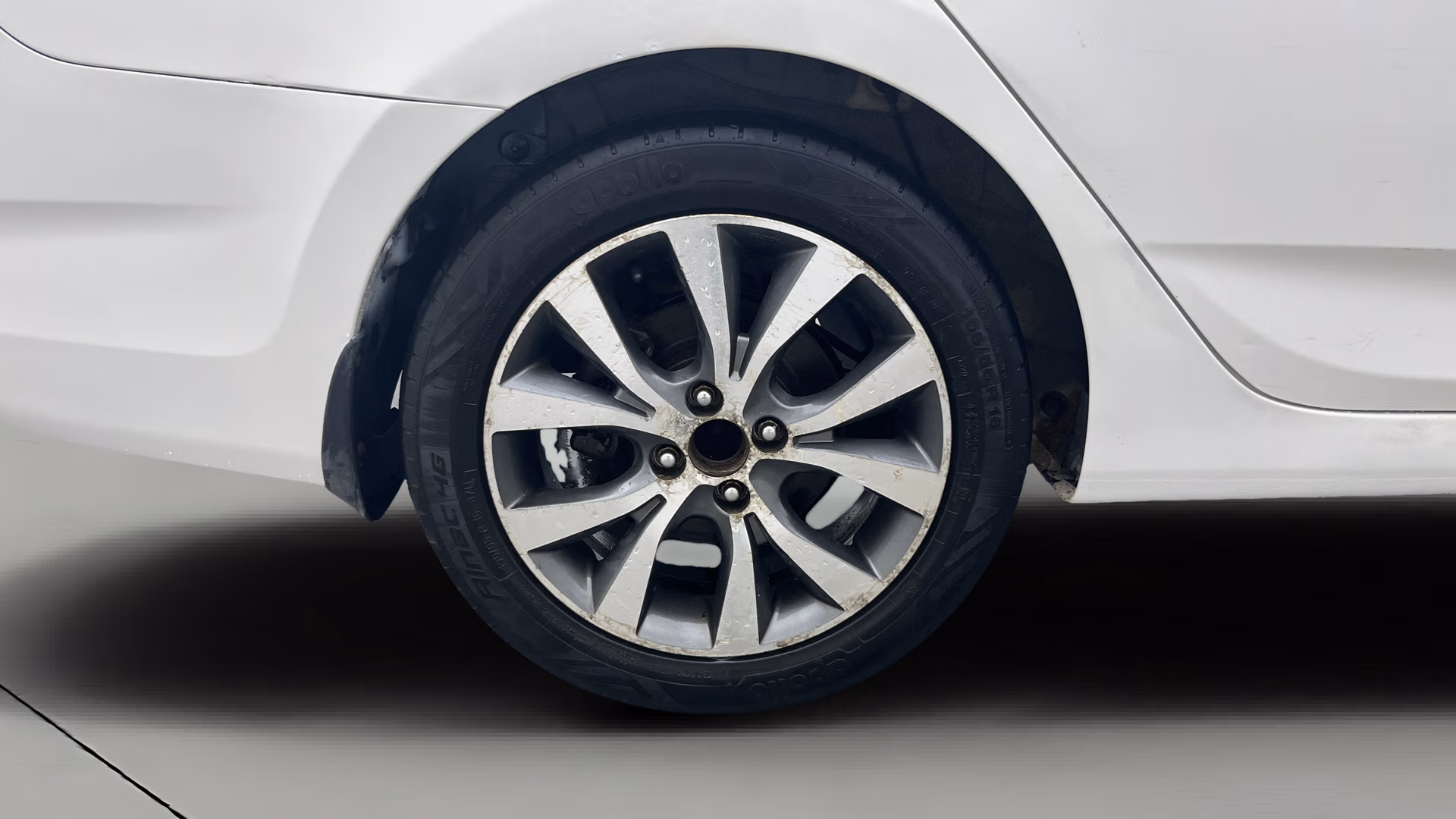 View 2014 Hyundai Fluidic Verna 1.6 CRDI SX AT Image 24 Used 2014 Hyundai Fluidic Verna 1.6 CRDI SX AT Image 24