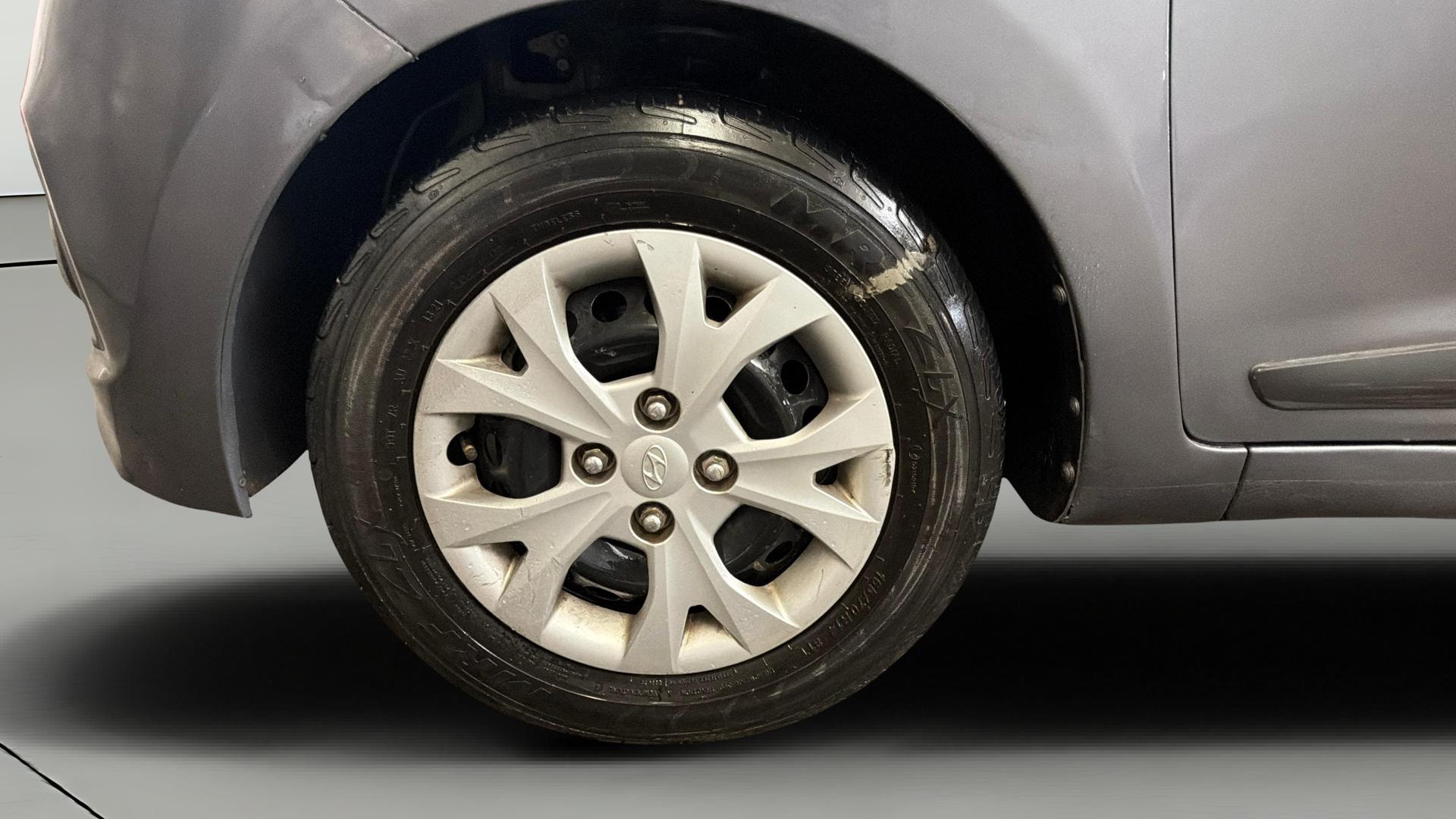 View 2015 Hyundai Grand i10 Sportz 1.2 Kappa Image 27 Used 2015 Hyundai Grand i10 Sportz 1.2 Kappa Image 27