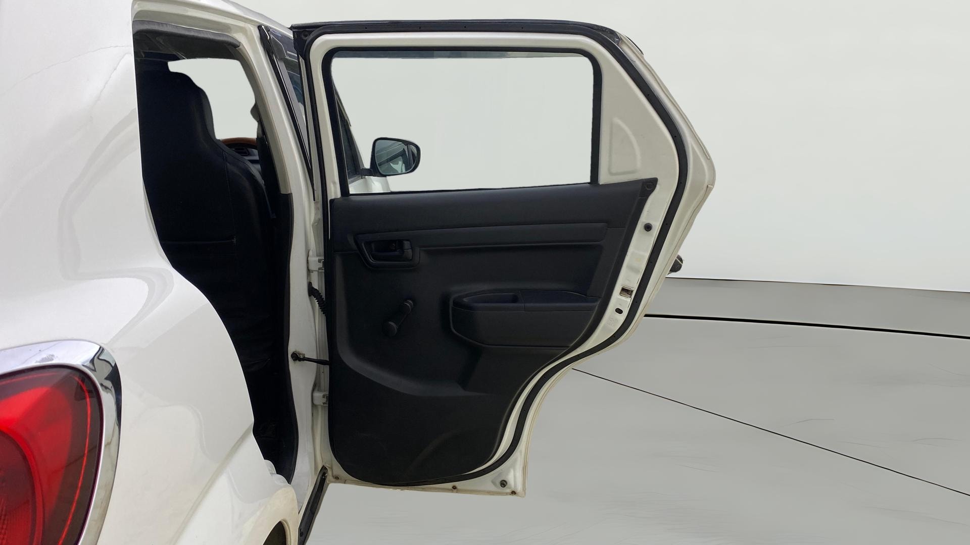 View 2020 Maruti Suzuki 1000 Base Variant Image 7 Used 2020 Maruti Suzuki 1000 Base Variant Image 7