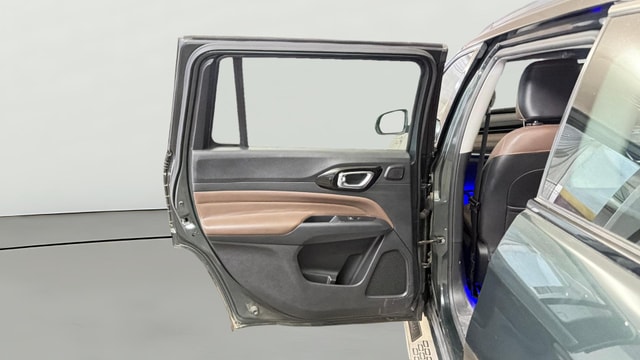 View Jeep Meridian Image 16 Used Jeep Meridian Image 16