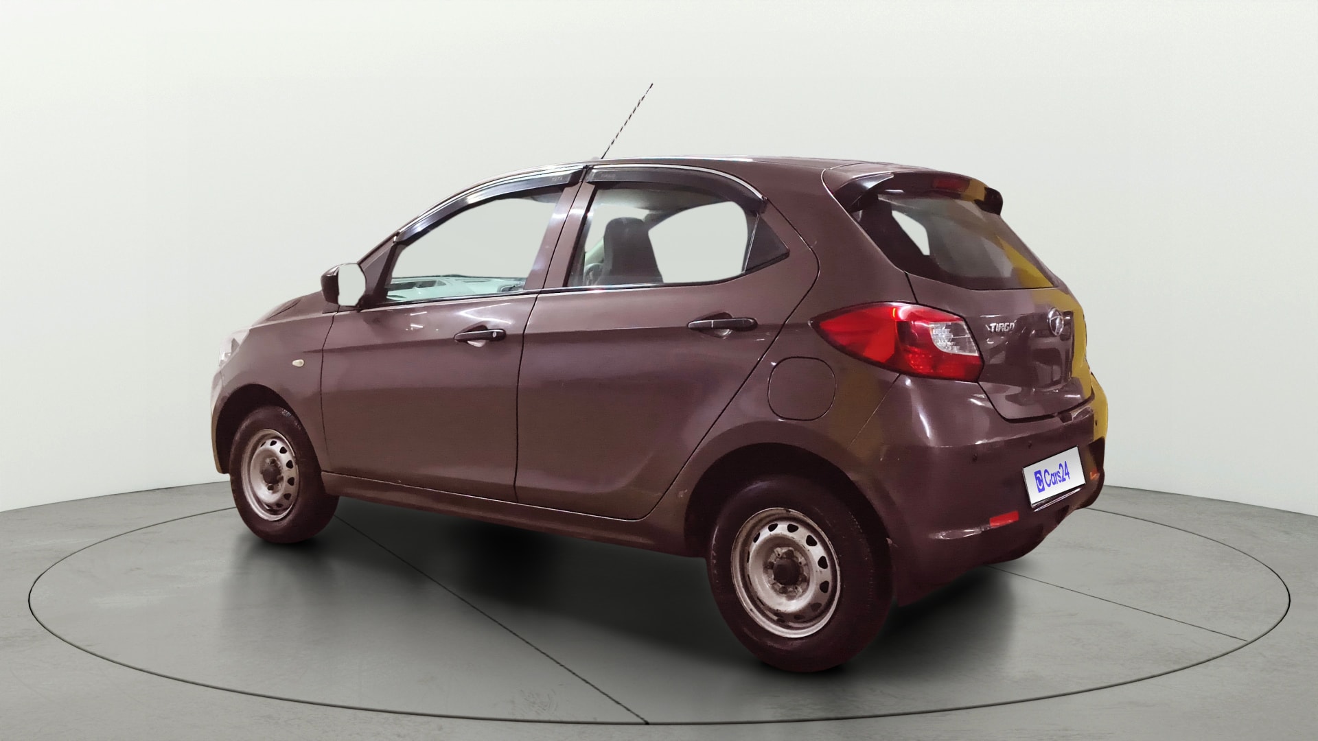 View 2018 Tata Tiago Revotorq XB Image 2 Used 2018 Tata Tiago Revotorq XB Image 2