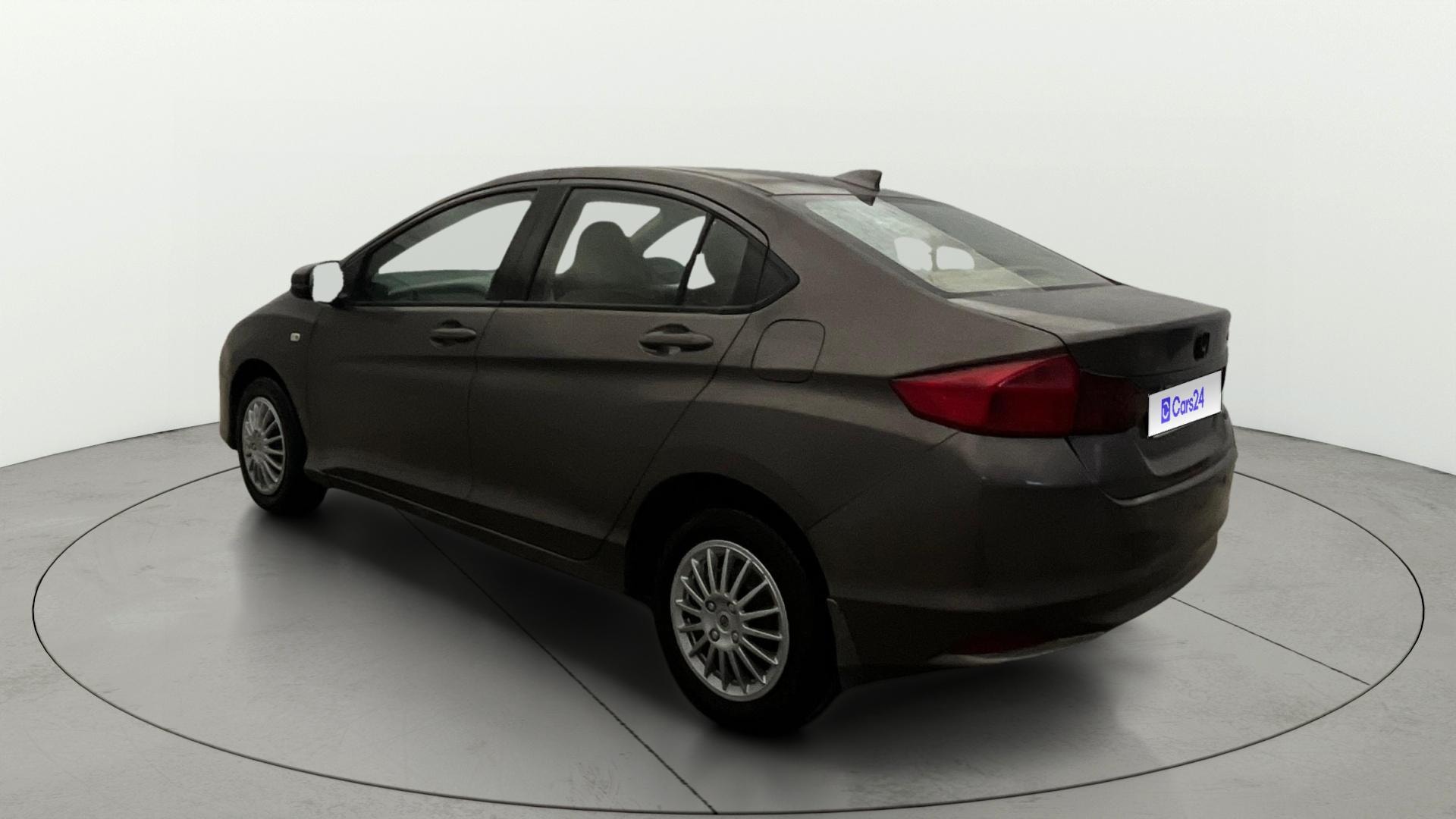 View 2015 Honda City ZX MT Diesel Anniversary Edition Image 2 Used 2015 Honda City ZX MT Diesel Anniversary Edition Image 2