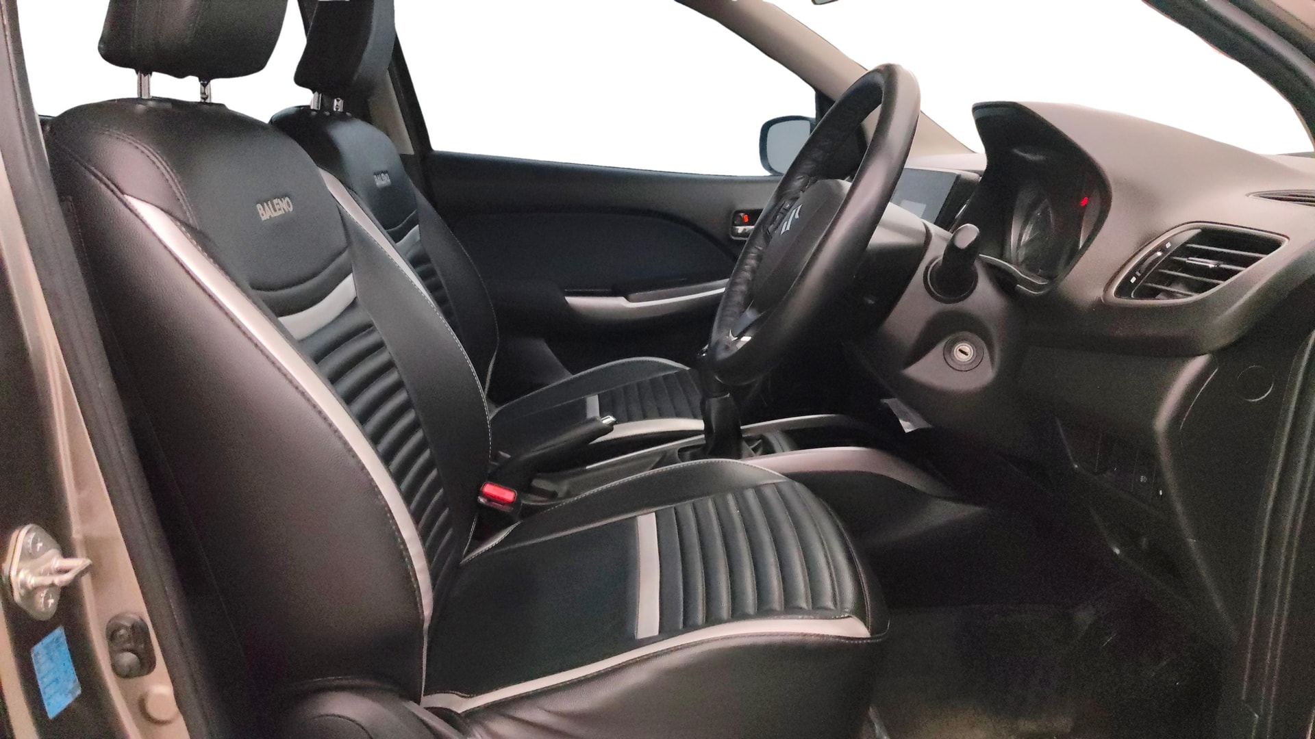 View 2022 Maruti Suzuki 1000 Base Variant Image 25 Used 2022 Maruti Suzuki 1000 Base Variant Image 25