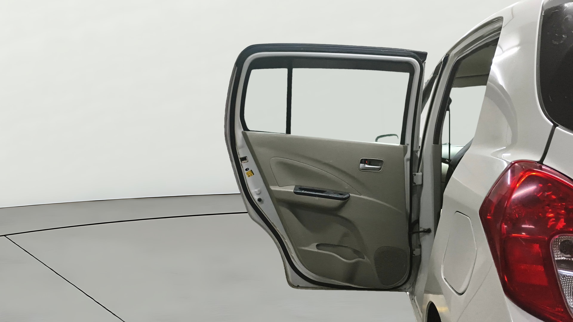 View 2017 Maruti Suzuki 1000 Base Variant Image 22 Used 2017 Maruti Suzuki 1000 Base Variant Image 22