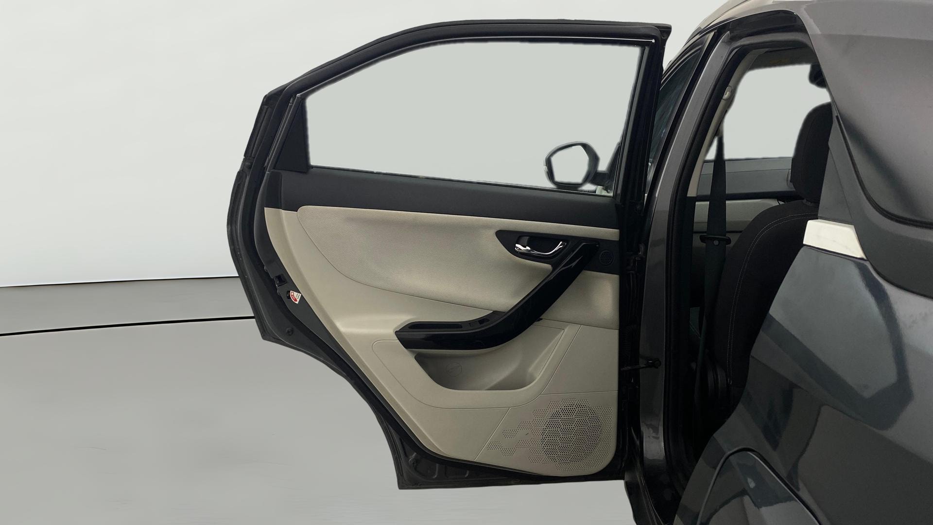 View 2021 Tata Nexon Revotorq XZA Plus (O) AMT Image 15 Used 2021 Tata Nexon Revotorq XZA Plus (O) AMT Image 15