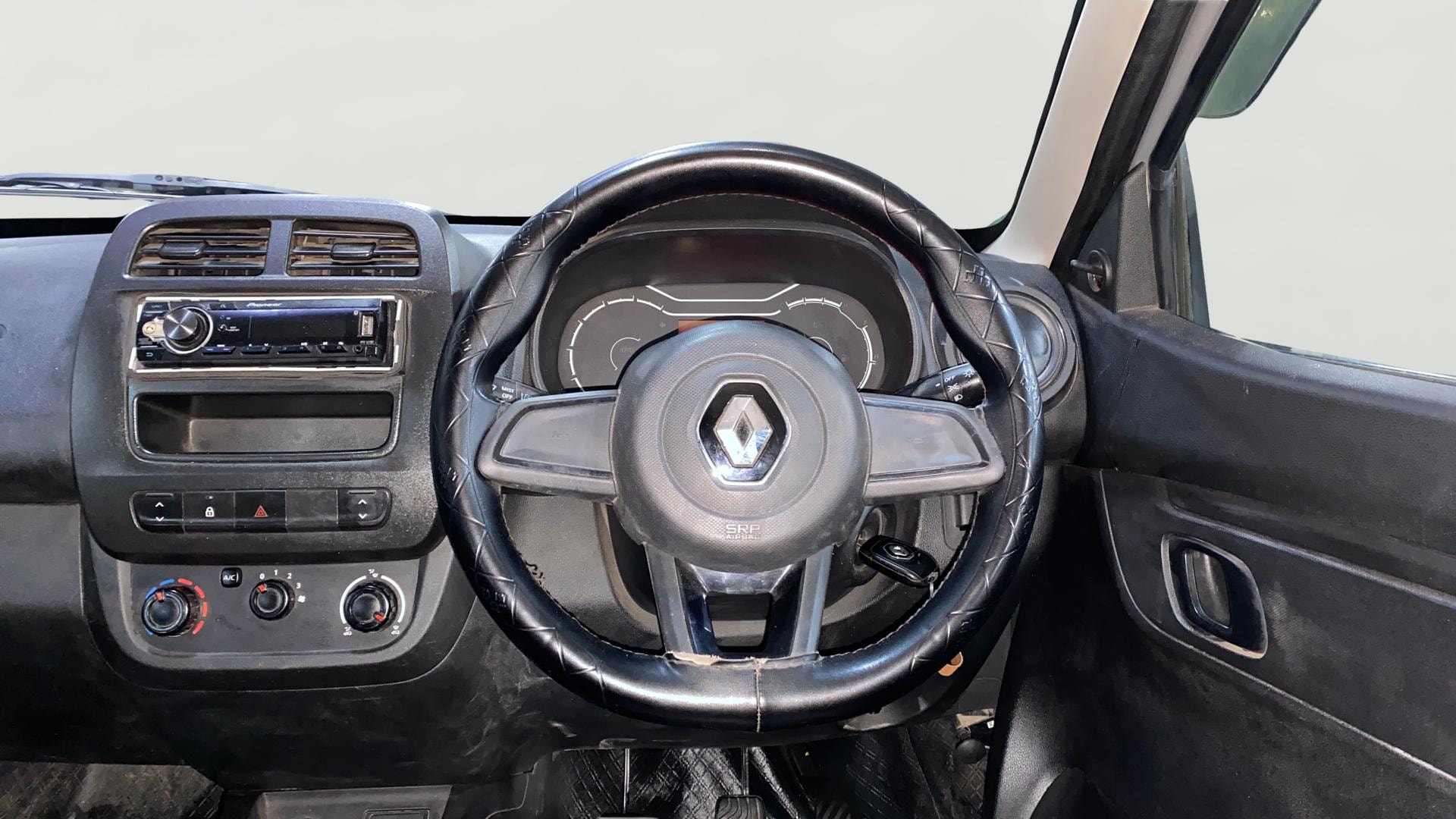 View 2021 Renault Kwid RXL 1.0 Image 12 Used 2021 Renault Kwid RXL 1.0 Image 12