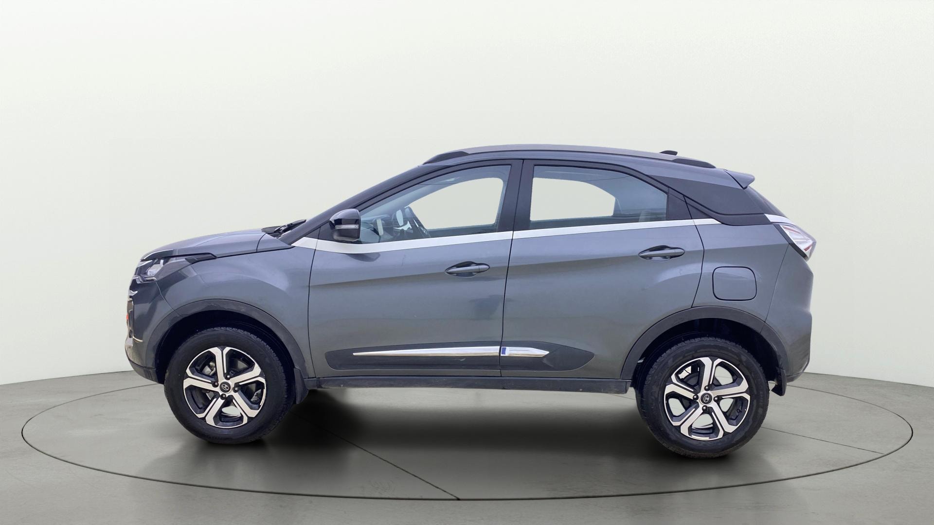 View 2023 Tata Nexon Revotron XE Image 27 Used 2023 Tata Nexon Revotron XE Image 27