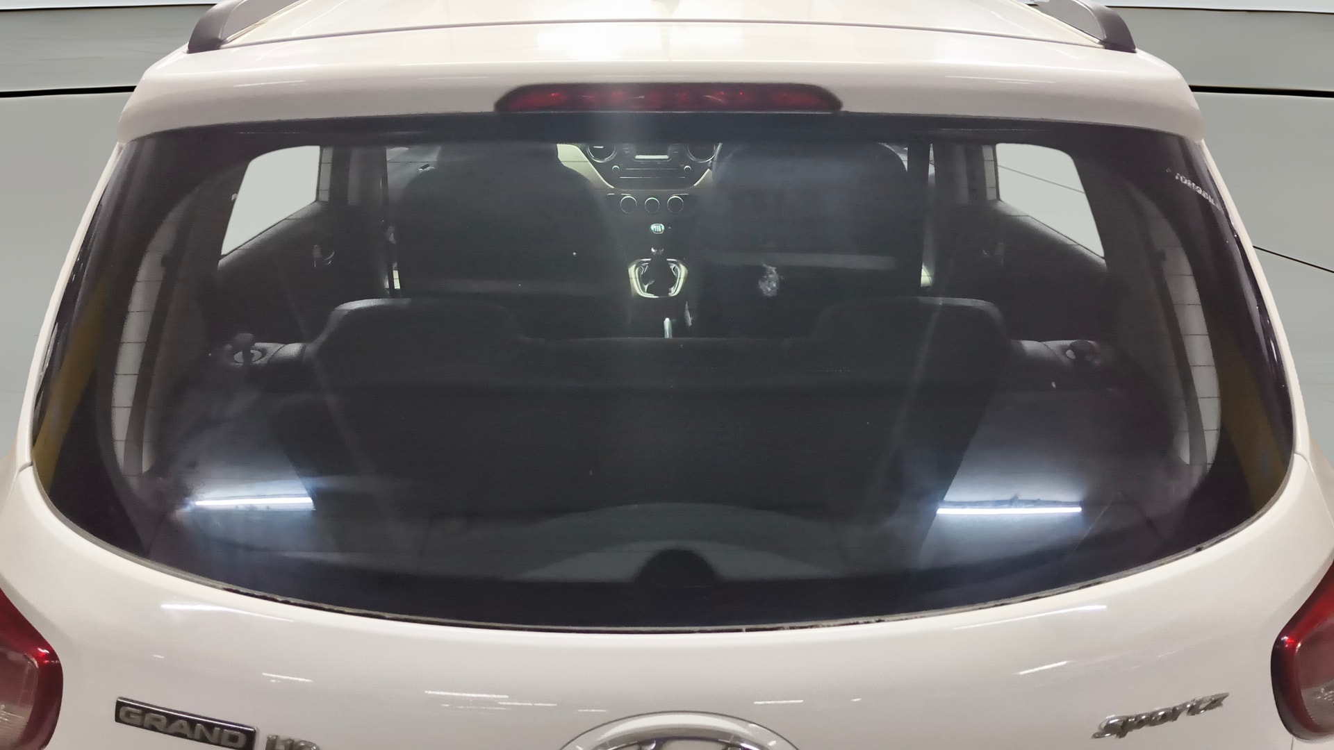 View 2015 Hyundai Grand i10 Sportz 1.2 Kappa Image 5 Used 2015 Hyundai Grand i10 Sportz 1.2 Kappa Image 5