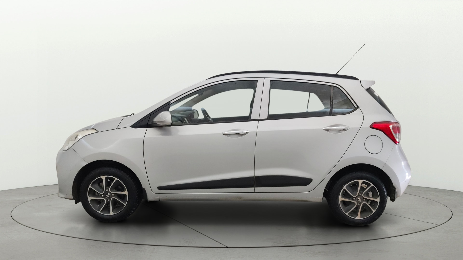 View 2017 Hyundai Grand i10 1.2 Asta Petrol Image 5 Used 2017 Hyundai Grand i10 1.2 Asta Petrol Image 5