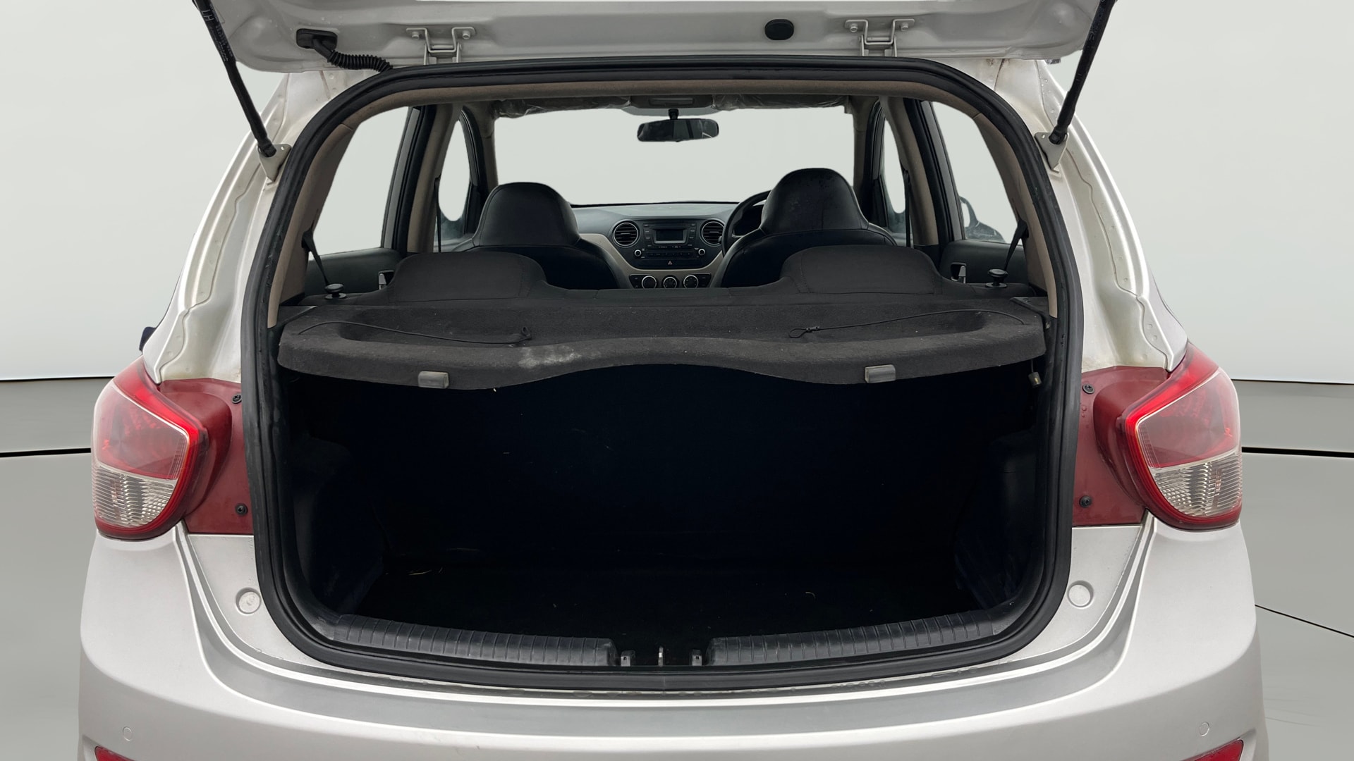 View 2017 Hyundai Grand i10 Sportz 1.2 Kappa Image 36 Used 2017 Hyundai Grand i10 Sportz 1.2 Kappa Image 36