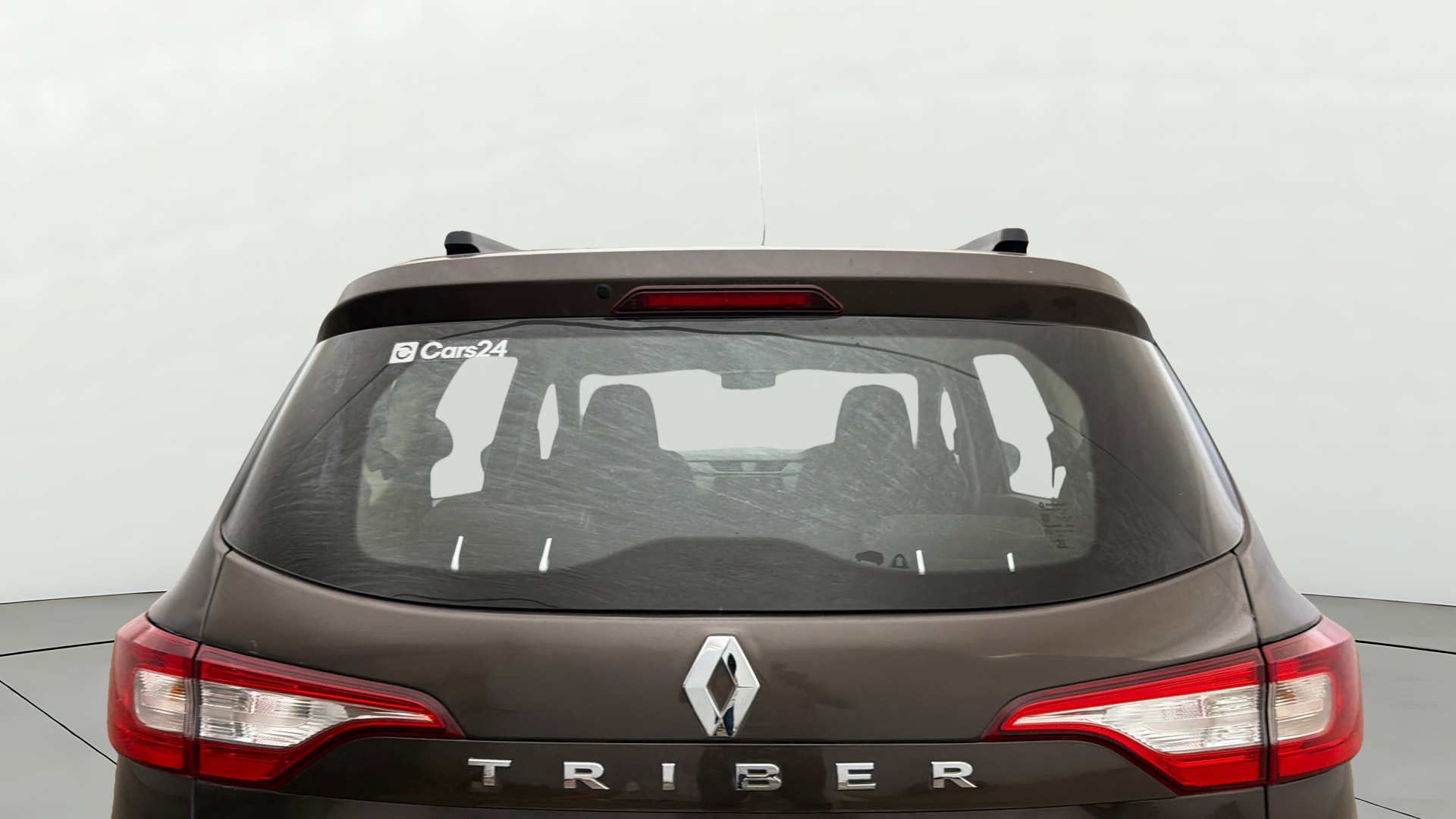 View 2023 Renault Triber RXT Image 4 Used 2023 Renault Triber RXT Image 4