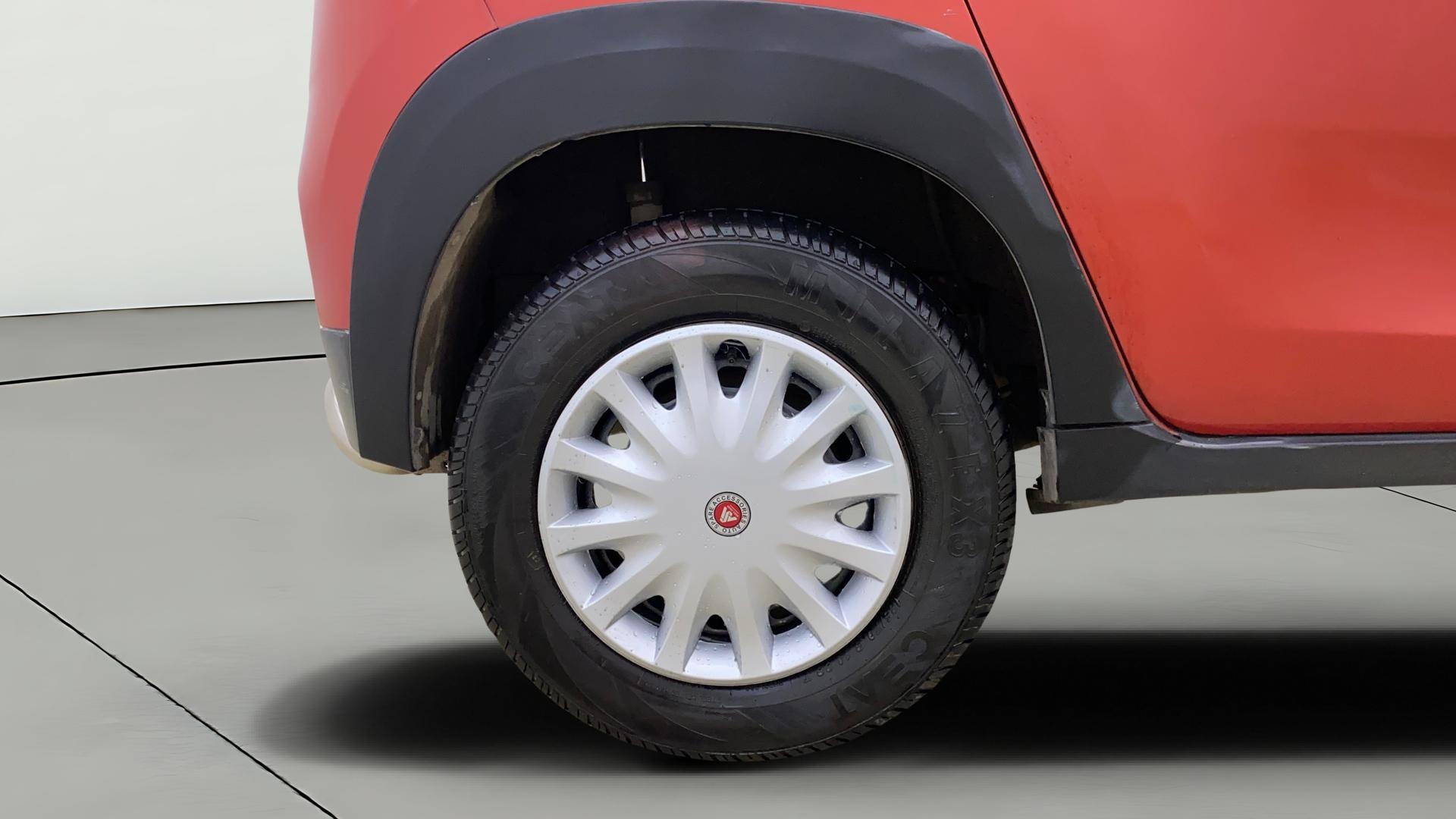 View 2017 Mahindra KUV100 K2 Petrol BS IV Image 23 Used 2017 Mahindra KUV100 K2 Petrol BS IV Image 23